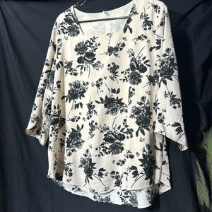 Square neck, floral blouse, 3/4 flowy sleeve